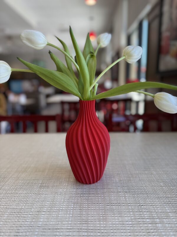 Red PLA flower vase - Image 4